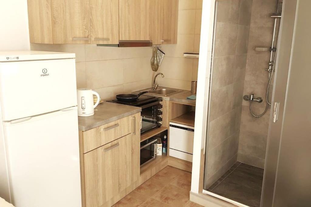 Quiet Studio With Athens View Екстериор снимка